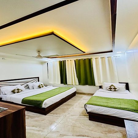 Crown Hotel Agra Near Taj Mahal Dış mekan fotoğraf