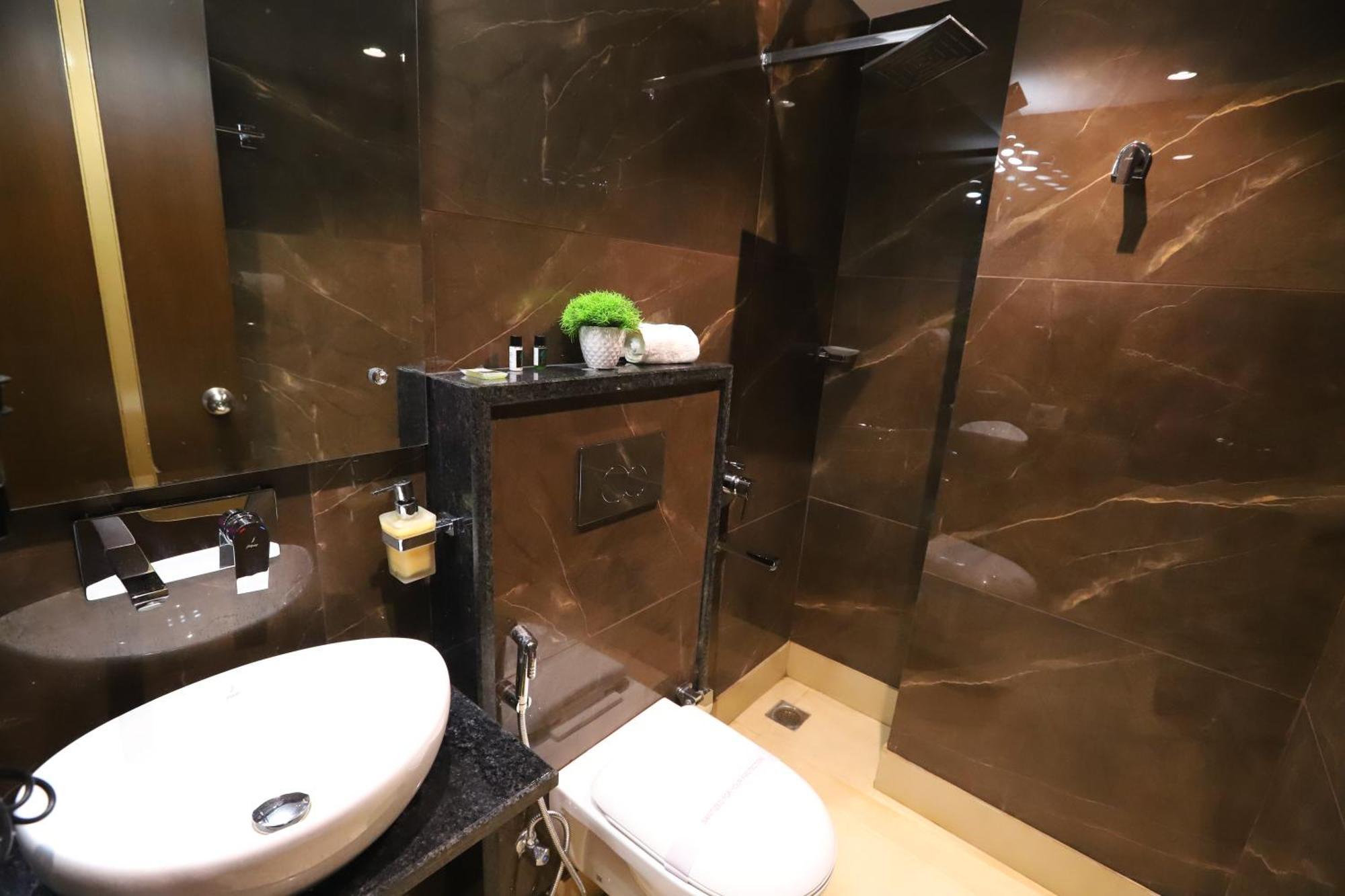 Crown Hotel Agra Near Taj Mahal Dış mekan fotoğraf