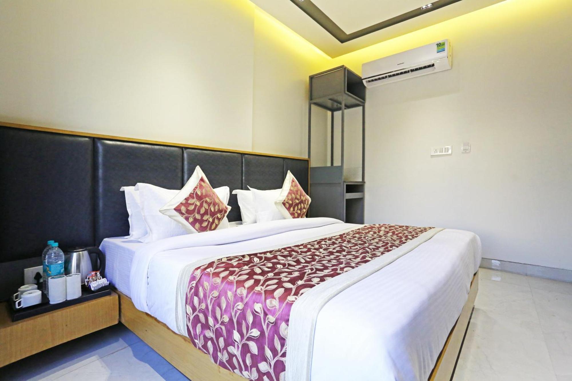 Crown Hotel Agra Near Taj Mahal Dış mekan fotoğraf