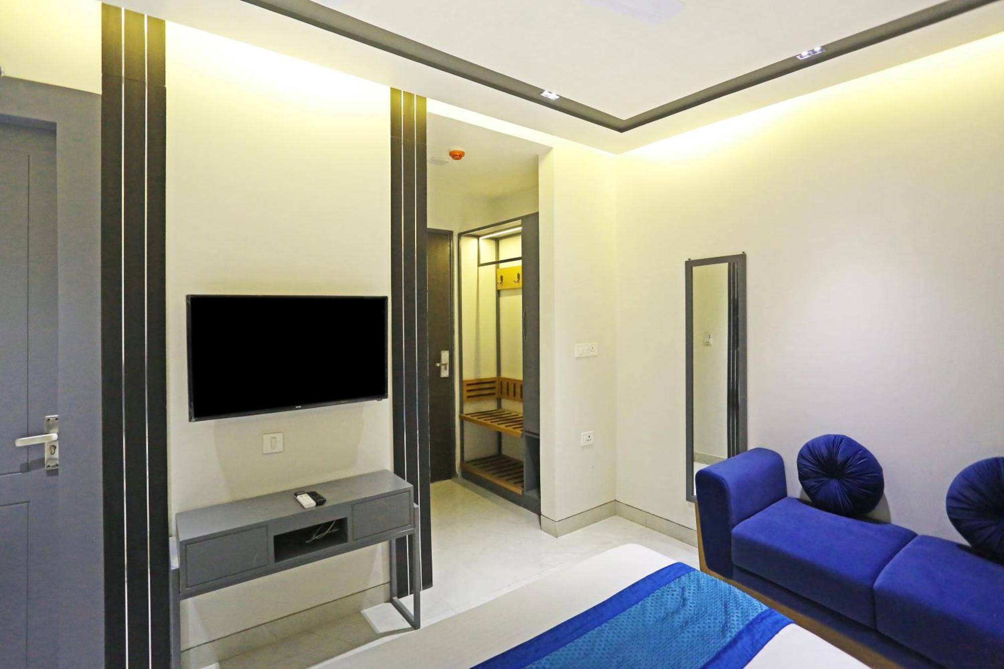 Crown Hotel Agra Near Taj Mahal Dış mekan fotoğraf