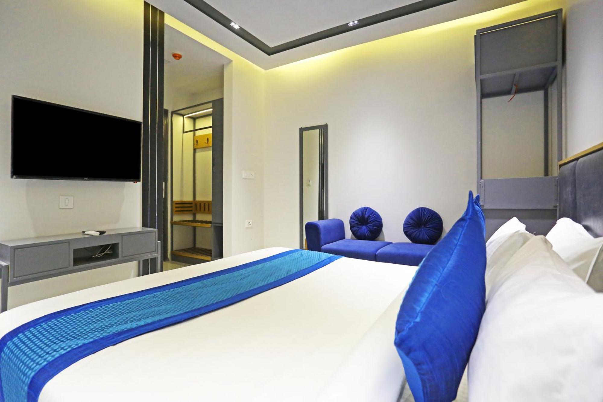 Crown Hotel Agra Near Taj Mahal Dış mekan fotoğraf