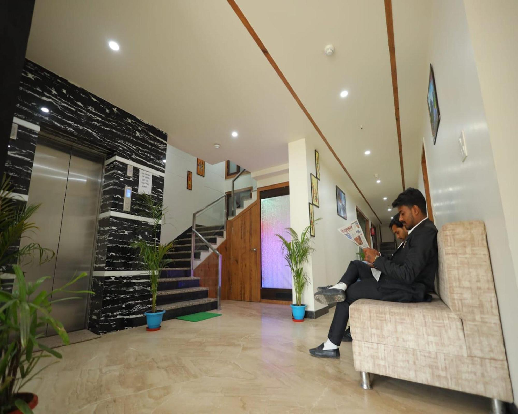 Crown Hotel Agra Near Taj Mahal Dış mekan fotoğraf