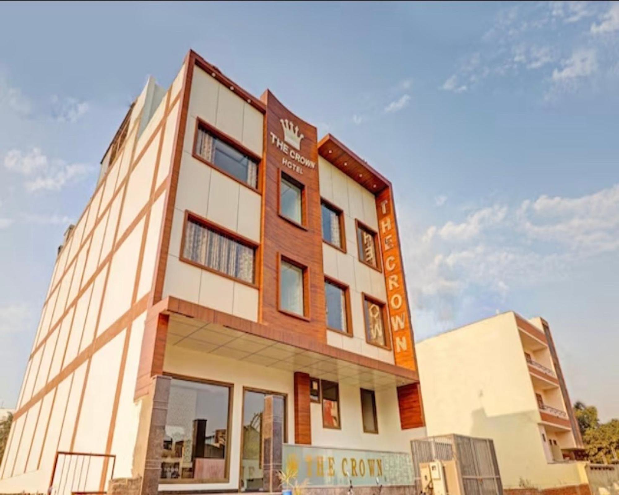 Crown Hotel Agra Near Taj Mahal Dış mekan fotoğraf